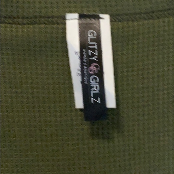 Top - Picture 2 of 3